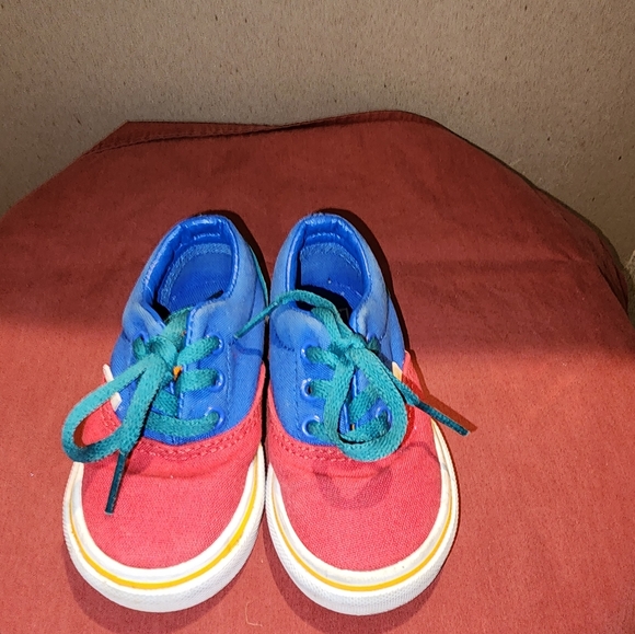 VANS - Picture 3 of 6